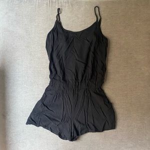 Splendid Romper w/ Pockets!